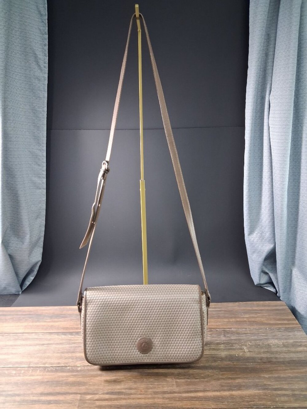 Vtg 1980's Liz Claiborne Crossbody Bag Taupe Grey Triangle Logo Shoulder Purse